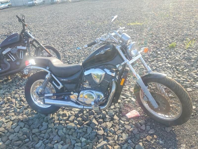 Suzuki VS800