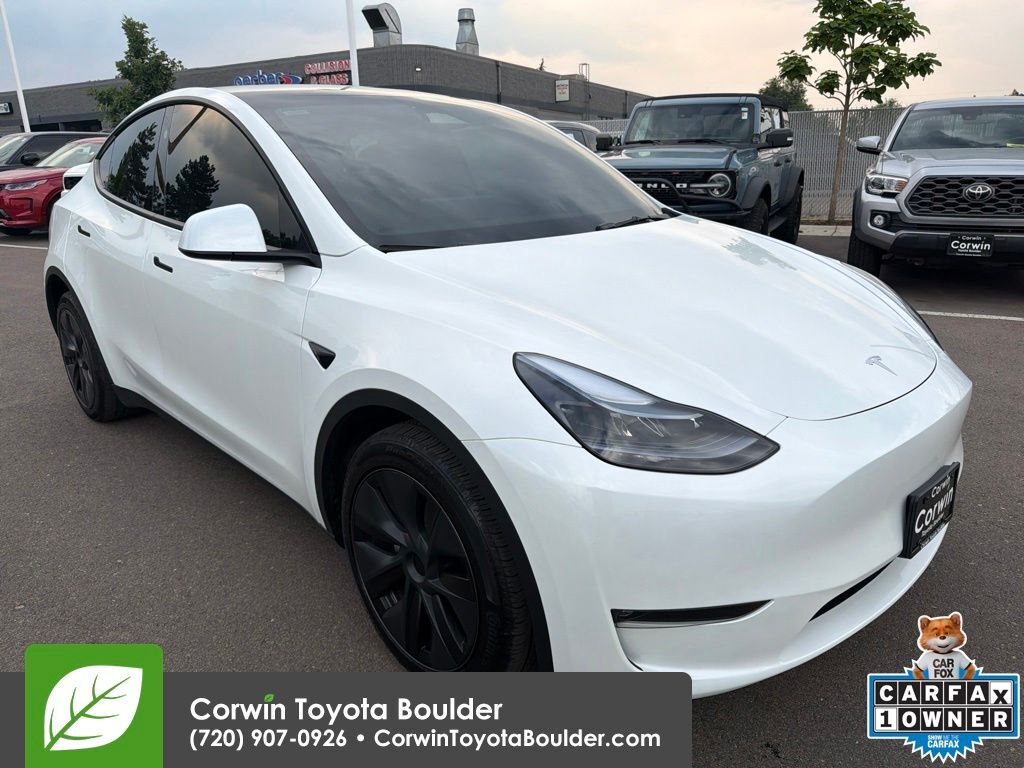2025 TESLA Model Y