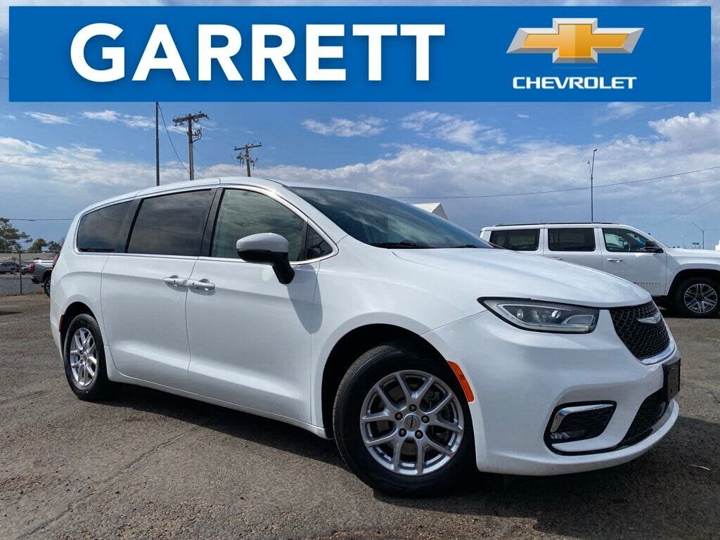 2023 CHRYSLER Pacifica