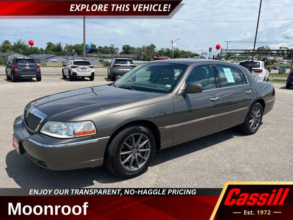 2003 LINCOLN Town Car