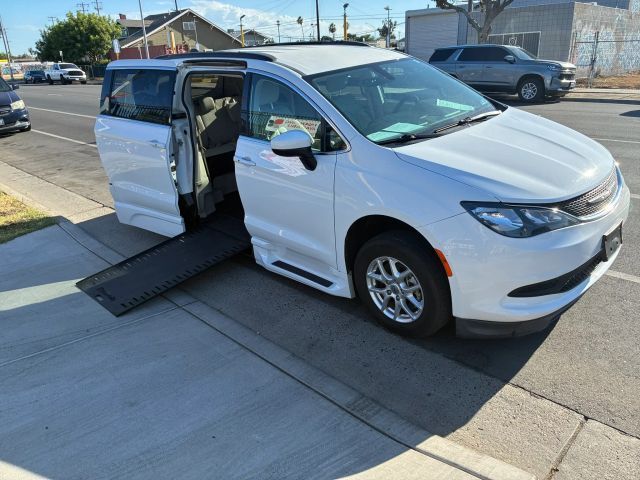 2021 CHRYSLER Voyager