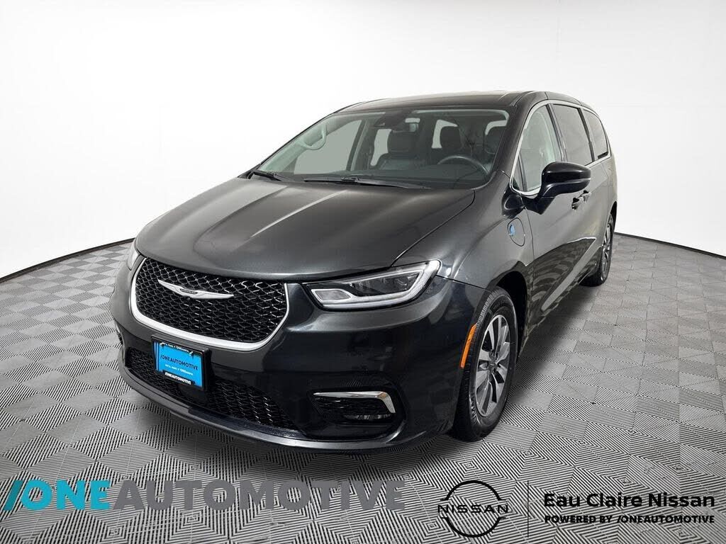 2023 CHRYSLER Pacifica