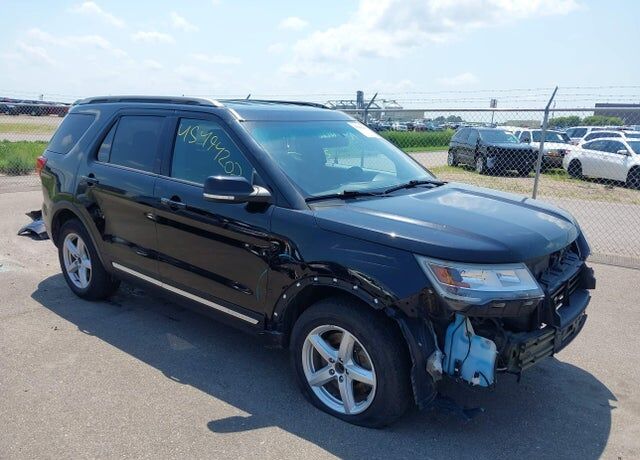 2017 FORD Explorer