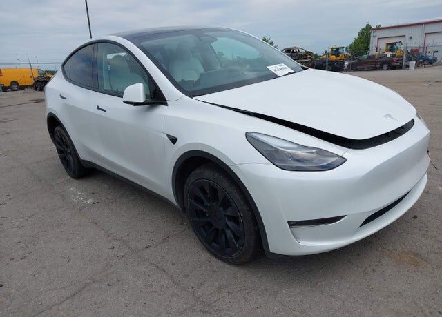 2023 TESLA Model Y