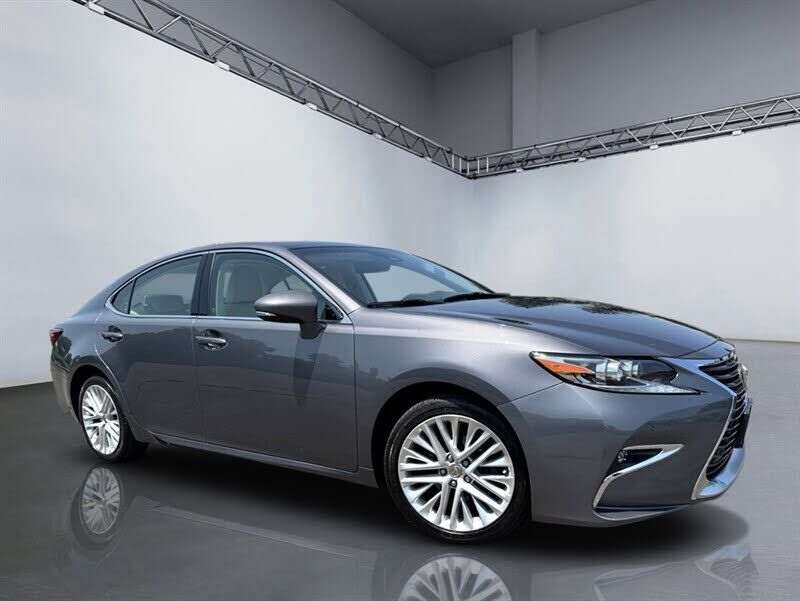 2016 LEXUS ES
