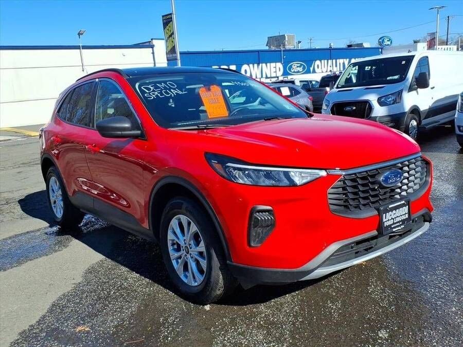 2024 FORD Escape