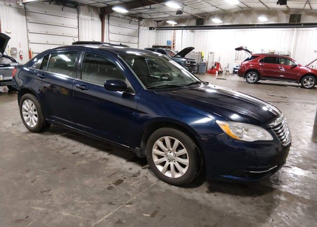 2013 CHRYSLER 200