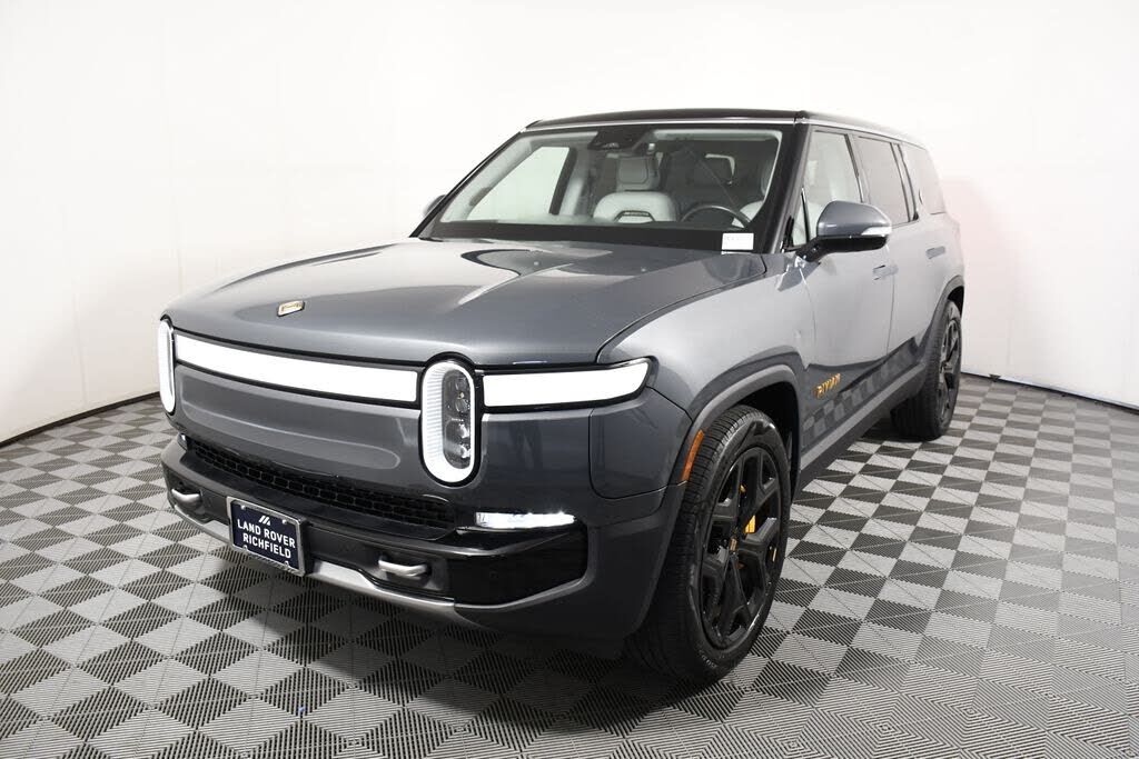 2024 RIVIAN R1S