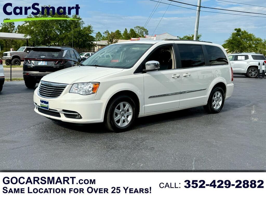 2011 CHRYSLER Town and Country