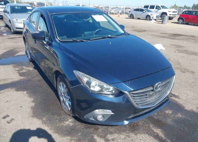 2015 MAZDA Mazda3