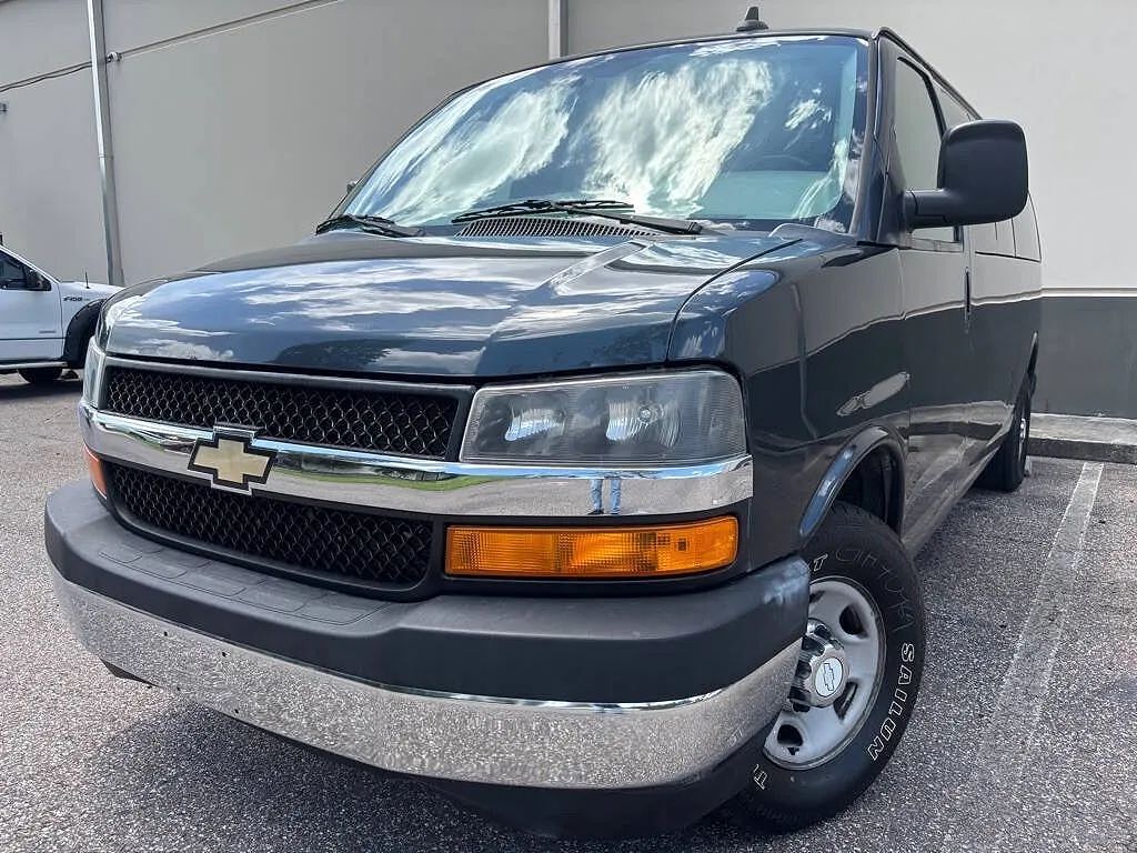 2017 CHEVROLET Express