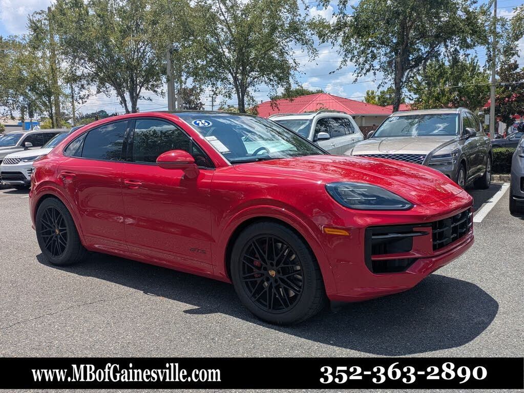 2025 PORSCHE Cayenne