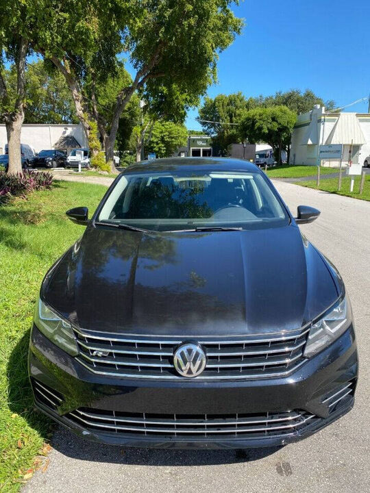 2018 VOLKSWAGEN Passat