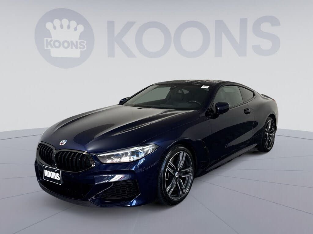 2022 BMW M8