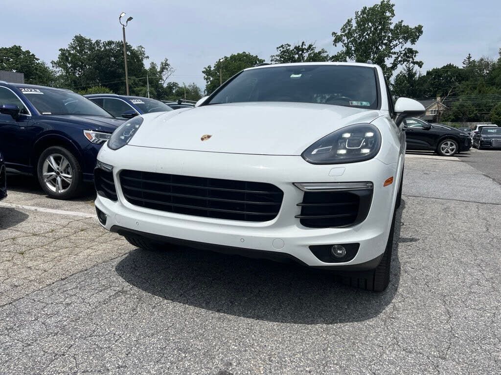 2017 PORSCHE Cayenne