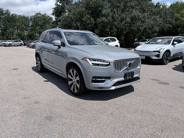 2024 VOLVO XC90