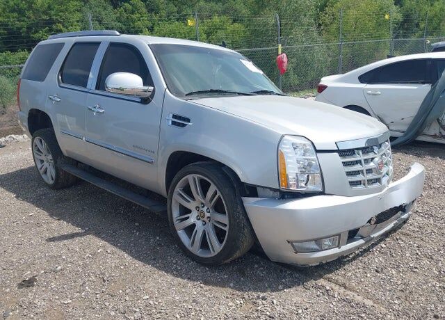 2011 CADILLAC Escalade