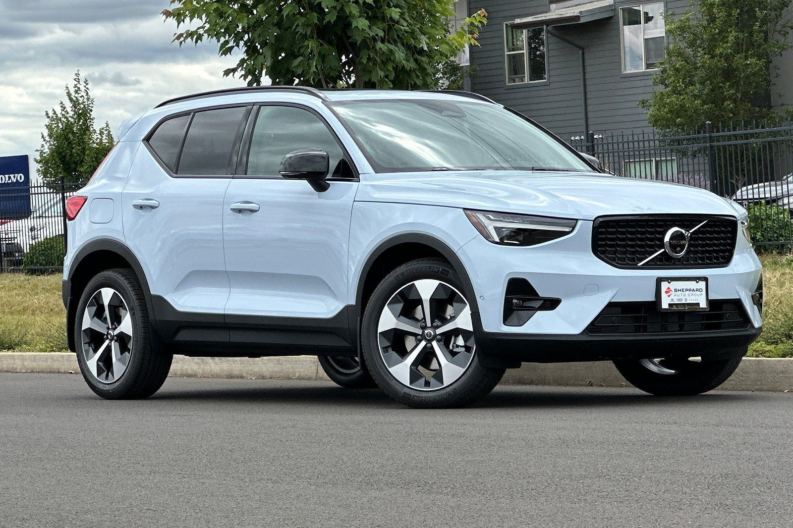 2026 VOLVO XC40