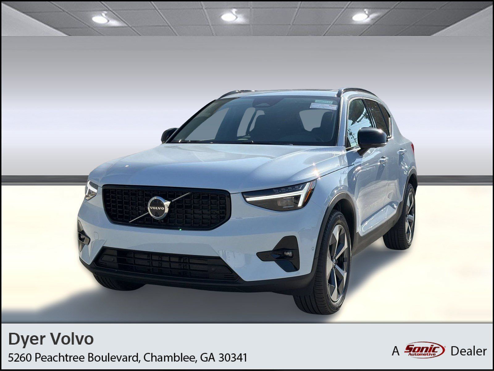 2026 VOLVO XC40