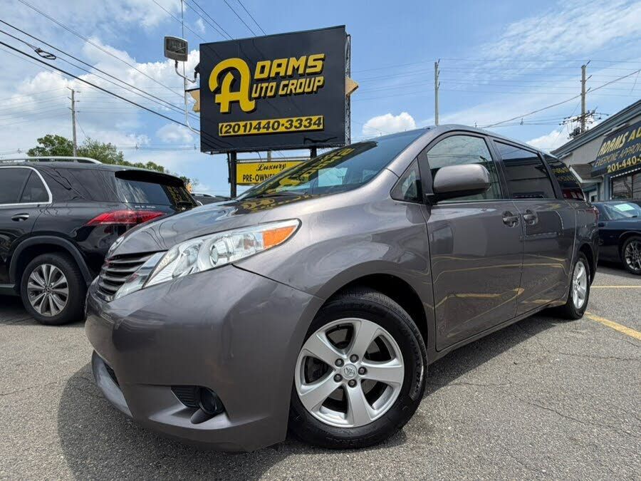 2015 TOYOTA Sienna