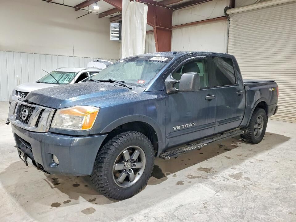 2014 NISSAN Titan