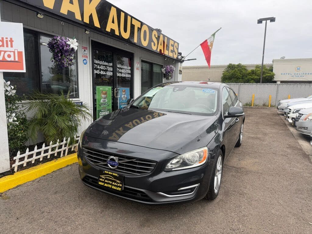 2015 VOLVO S60