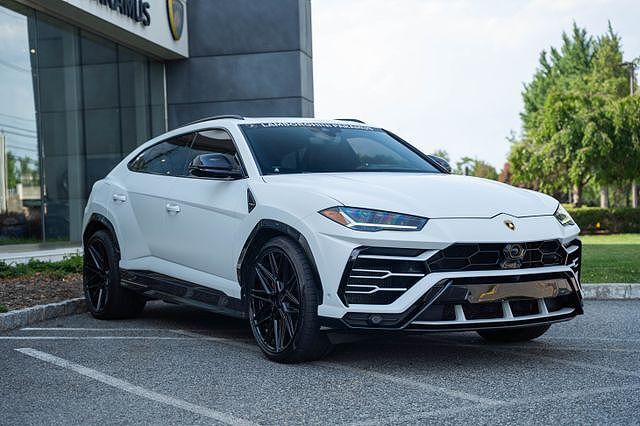 2020 LAMBORGHINI URUS