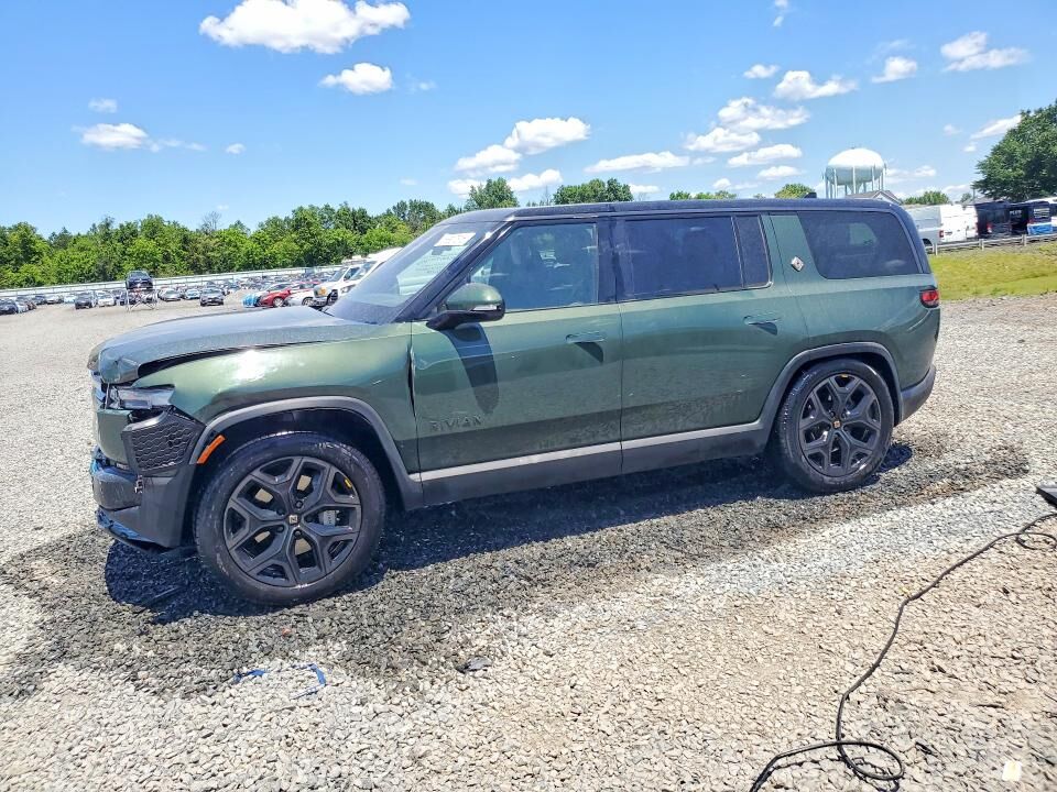 2025 RIVIAN R1S