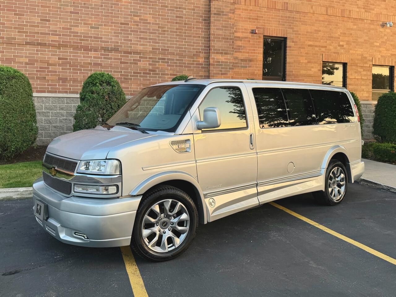 2024 CHEVROLET Express