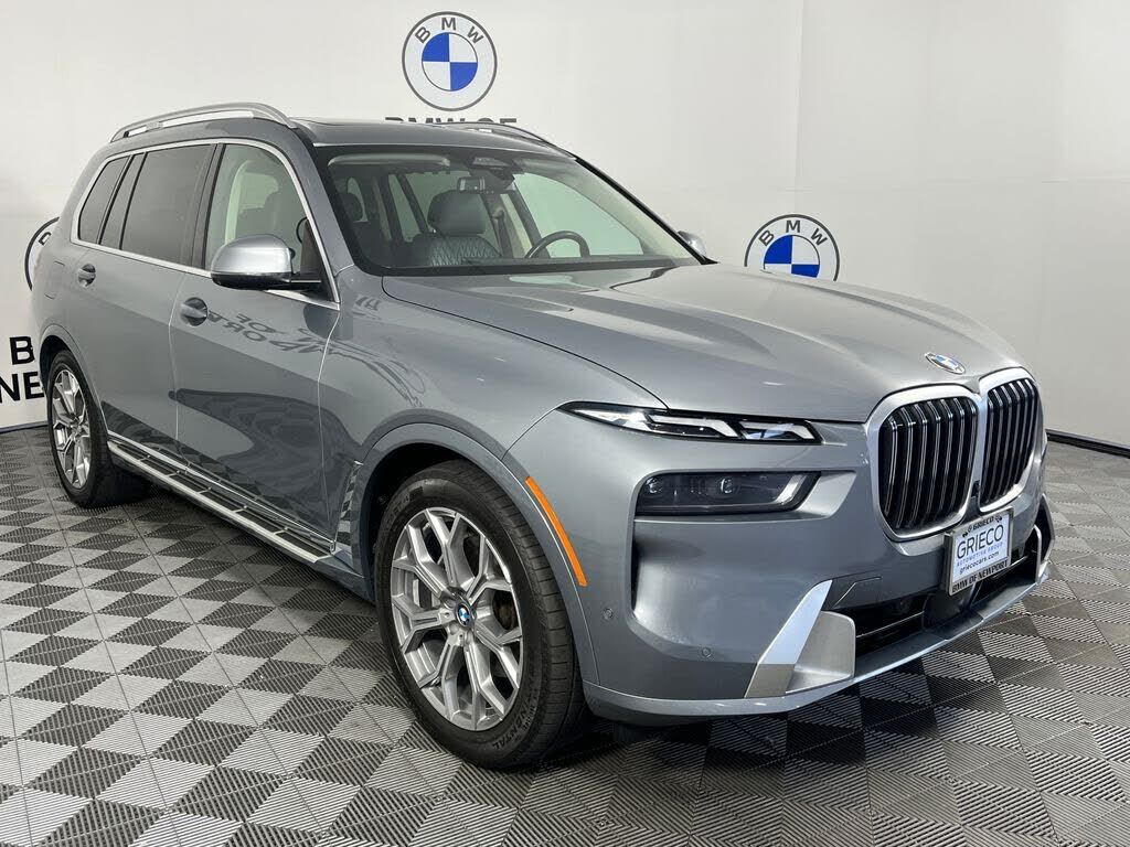 2023 BMW X7