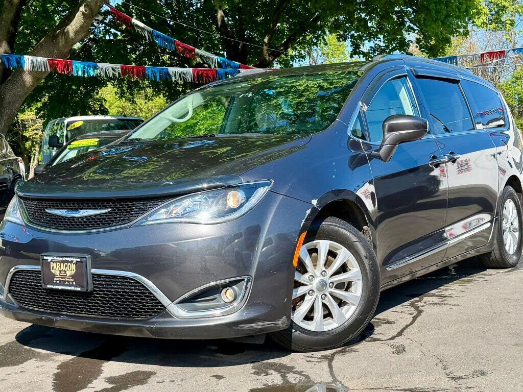 2019 CHRYSLER Pacifica