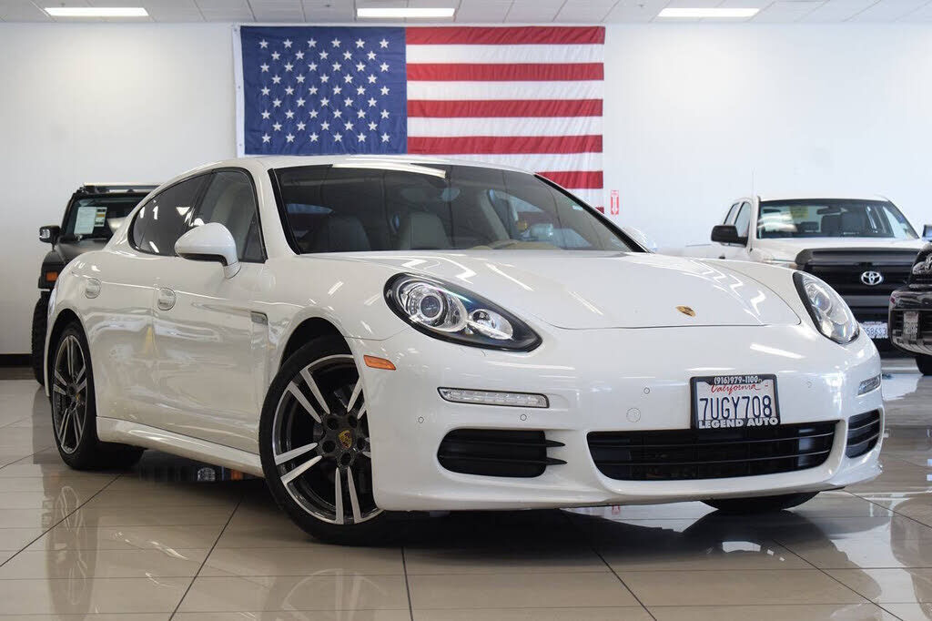 2016 PORSCHE Panamera