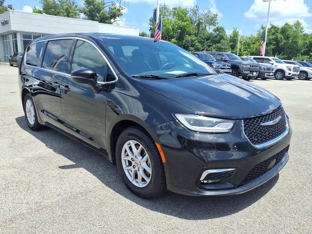 2023 CHRYSLER Pacifica