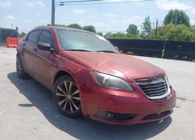 2011 CHRYSLER 200
