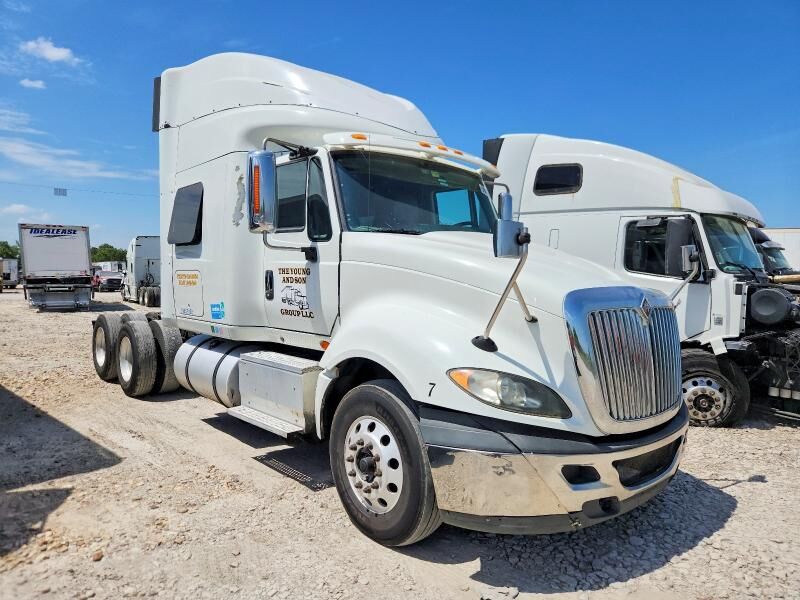 2015 INTERNATIONAL LF687