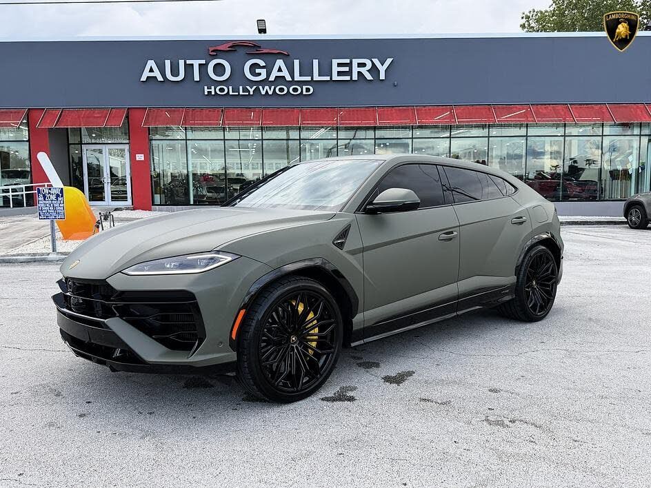 2025 LAMBORGHINI URUS