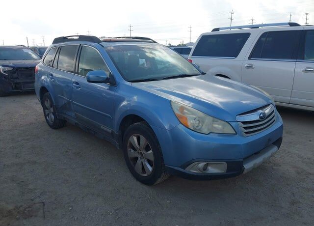 2011 SUBARU Outback