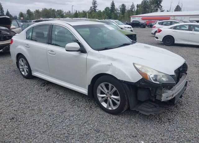 2013 SUBARU Legacy