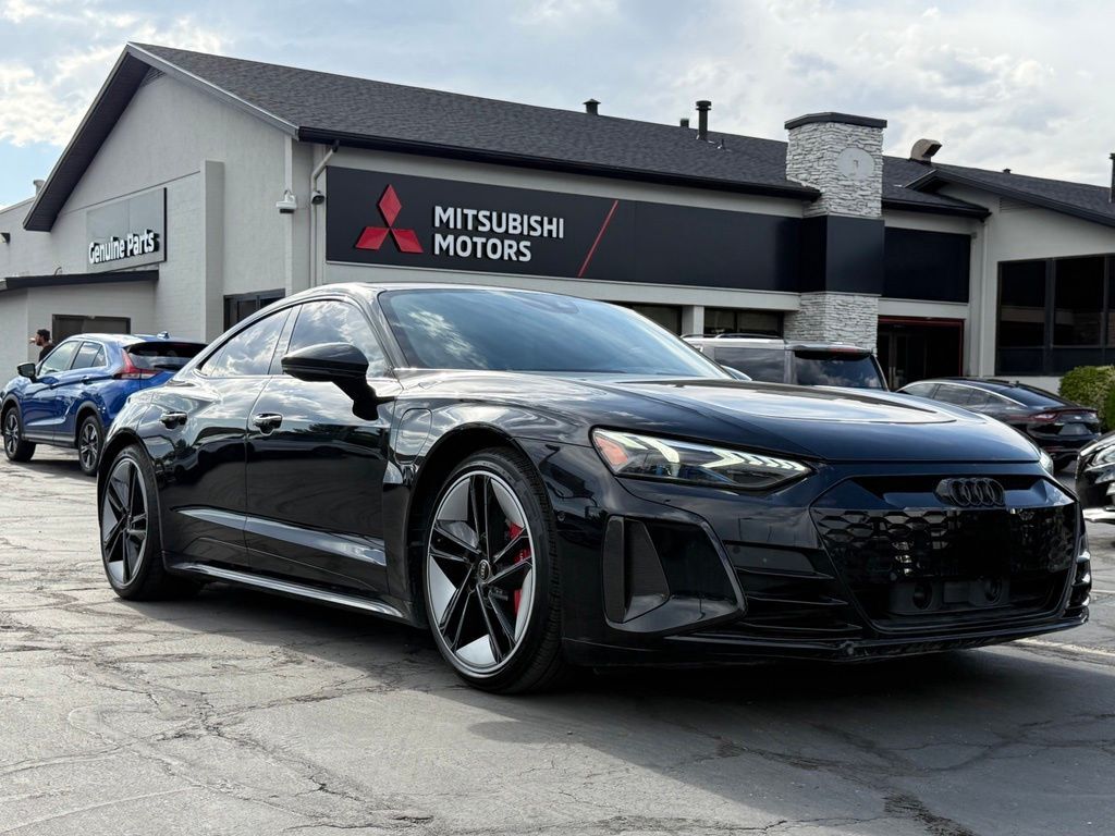 2022 AUDI e-tron