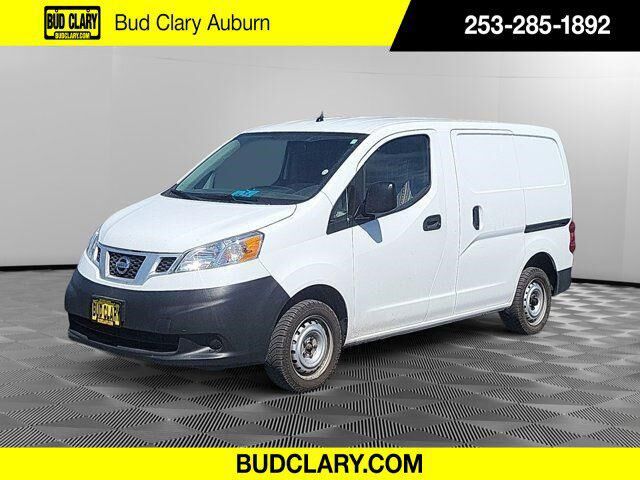 2017 NISSAN NV200