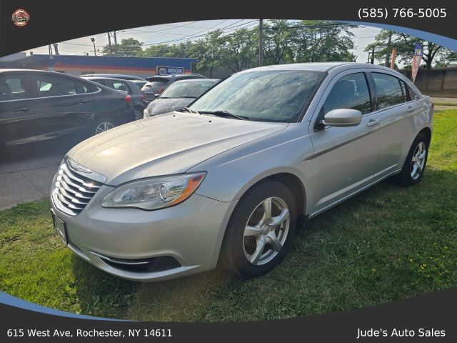 2011 CHRYSLER 200