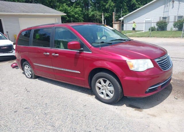 2011 CHRYSLER Town and Country