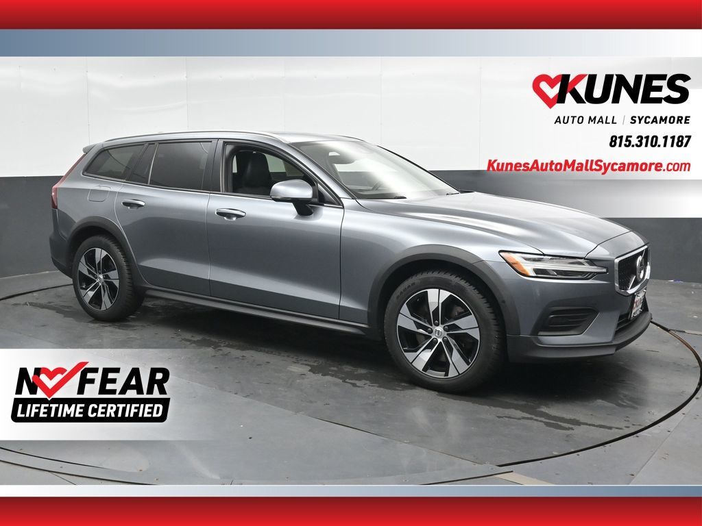 2020 VOLVO V60CC