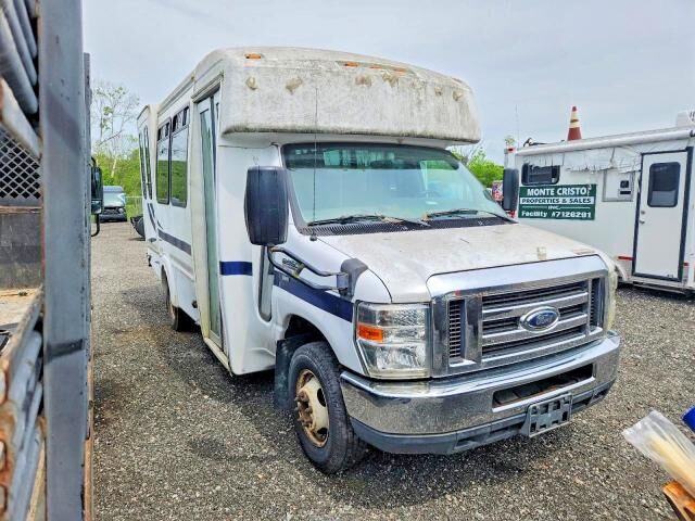 2013 FORD E-350