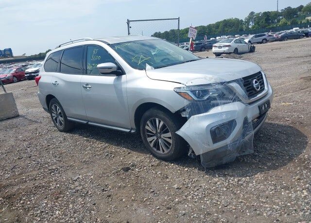 2017 NISSAN Pathfinder