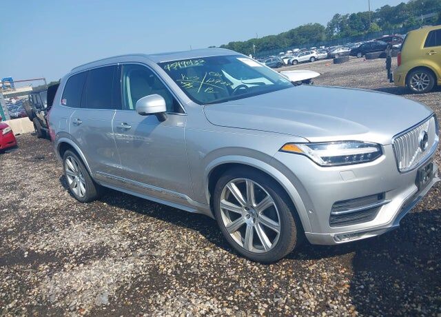 2017 VOLVO XC90