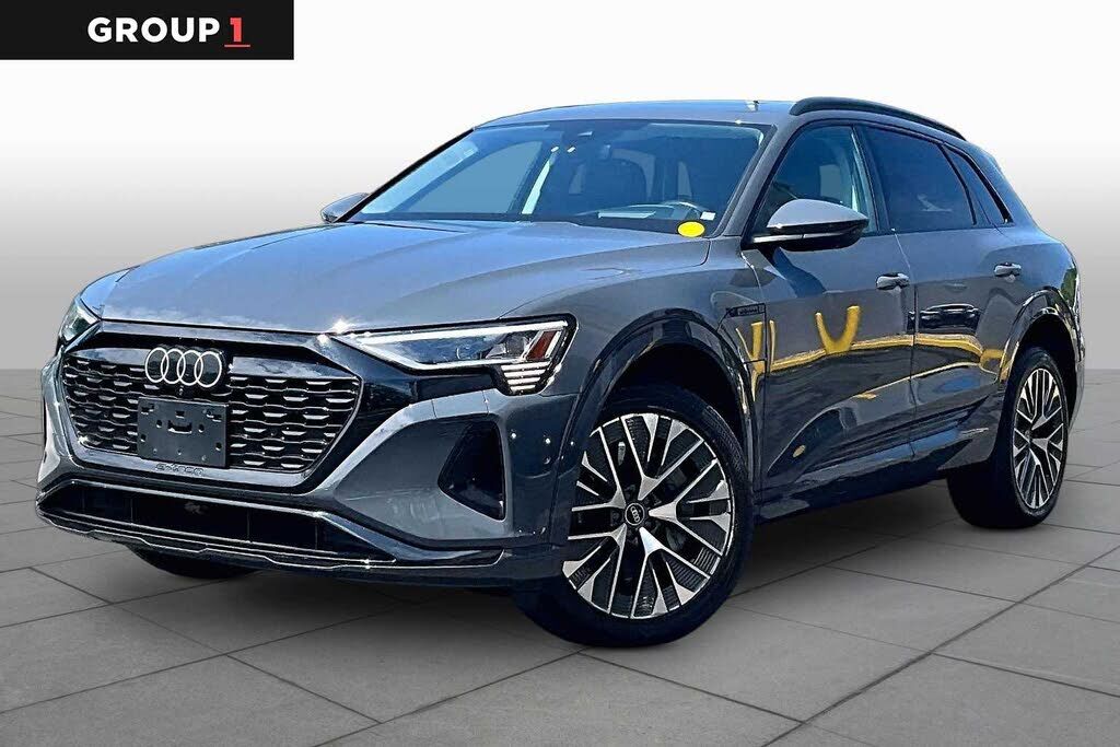 2024 AUDI Q8