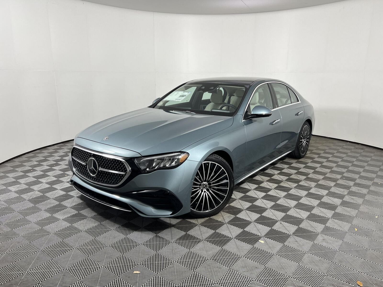 2026 MERCEDES-BENZ E-Class