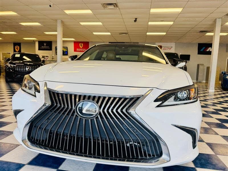 2020 LEXUS ES