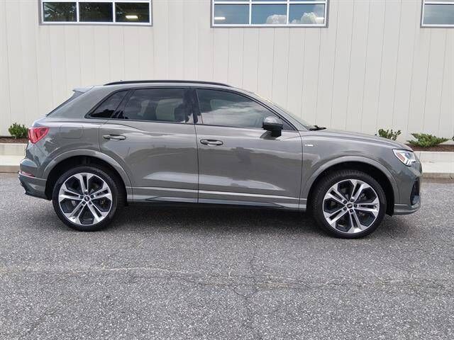 2022 Audi Q3